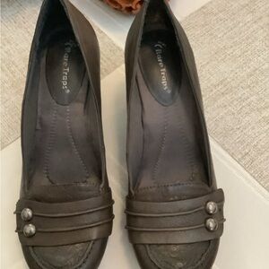 BareTraps Women's Black Gray Heels